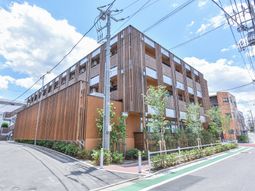 モダンな建物の外観
