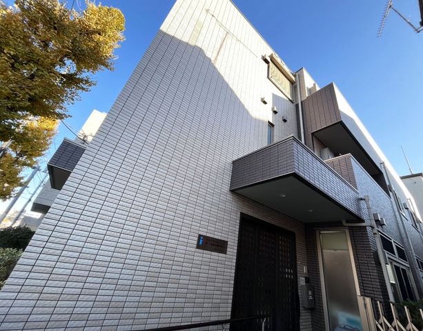 落ち着いた雰囲気の外観