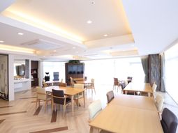 明るいダイニングルーム