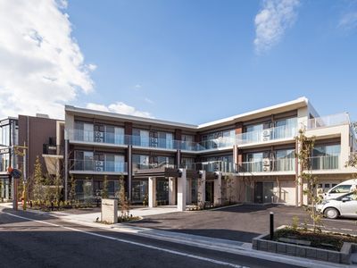 現代的な建物の外観