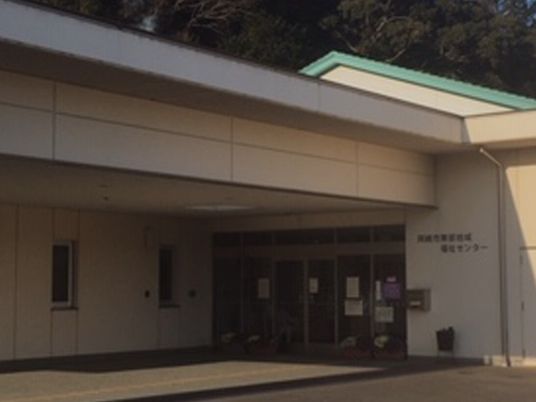施設の正面玄関  