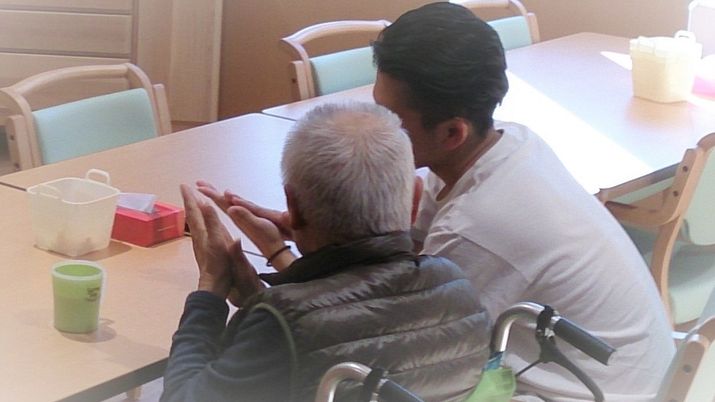 対話する二人の様子