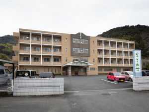 多階層の広々とした外観