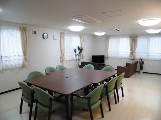 清潔なダイニングルーム