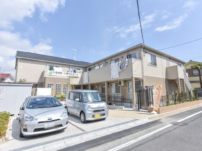 晴れた日の外観