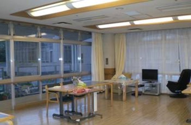 自然光の入る共有室