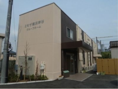 落ち着いた施設の外観