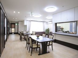 明るいダイニング空間