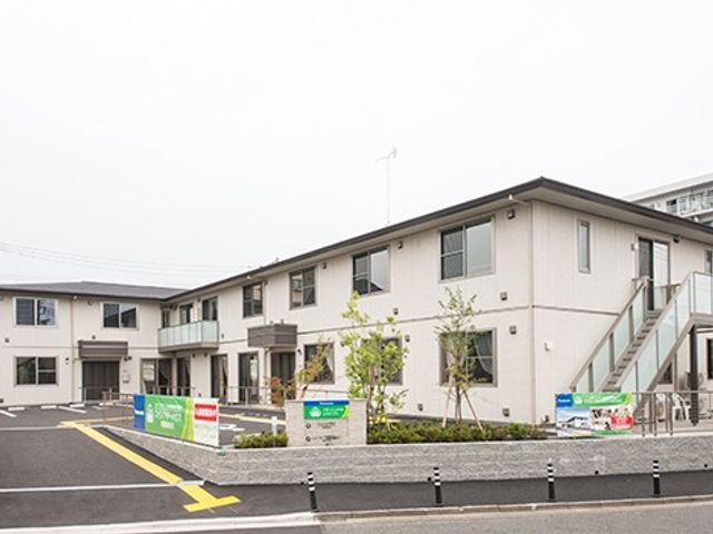施設の外観 外観   落ち着いた色合いの建物が並ぶ外観です。敷地内は整えられており、働く環境の雰囲気が伝わります。