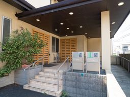 清潔感あるエントランス