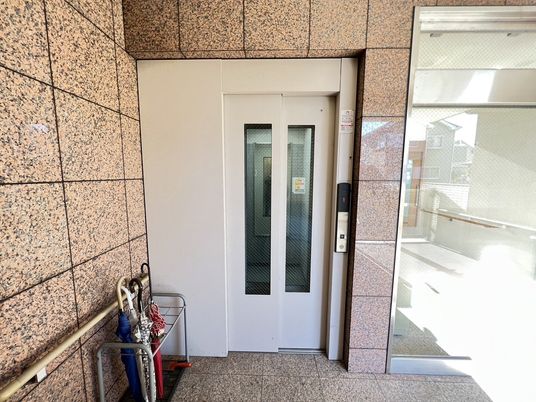 アクセス良好なエレベーター