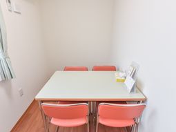 清潔な食卓セット