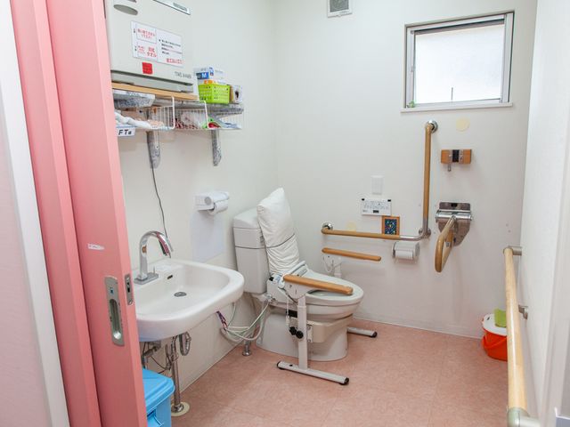 清潔なトイレ環境 トイレ 衛生面に配慮した清潔なトイレが整っており、利用者の快適な生活空間を提供するためのお仕事に携わることができます。