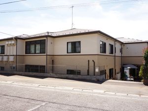 清潔な外壁の建物外観