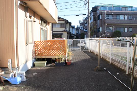 清潔感あるエントランス