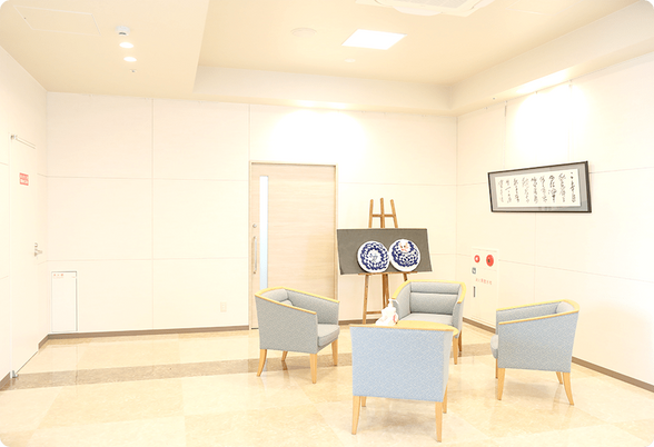 明るいラウンジ