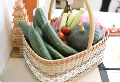 スタッフが用意した野菜バスケット