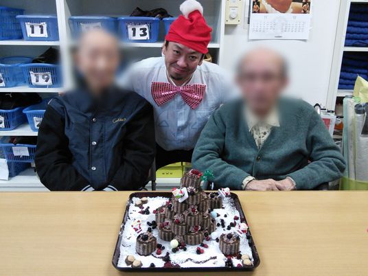 3人とテーブル