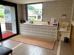 物品収納のあるエントランス
