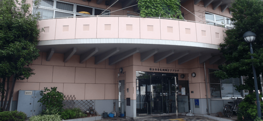 入口の建物