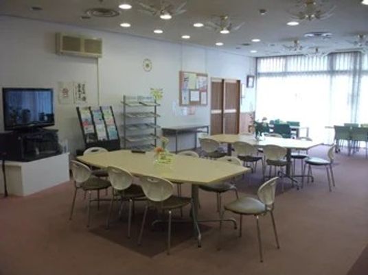 明るい食堂の室内  