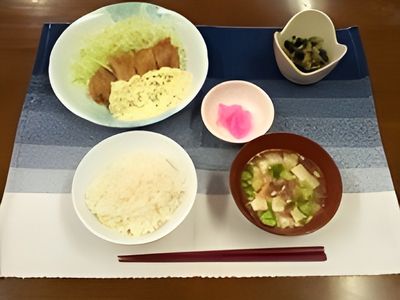 和食膳のテーブル