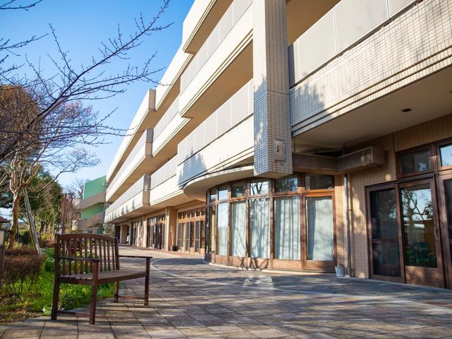 自然豊かな建物外観 外観 自然に囲まれた開放的な建物です。リラックスできる環境での就業を希望する方におすすめです。