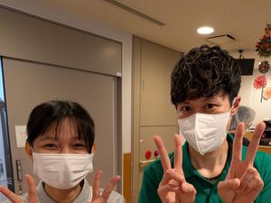 笑顔のスタッフ2人  