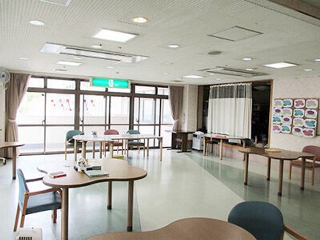明るい広々とした空間