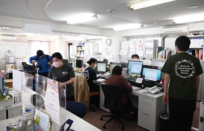 スタッフが働くオフィス