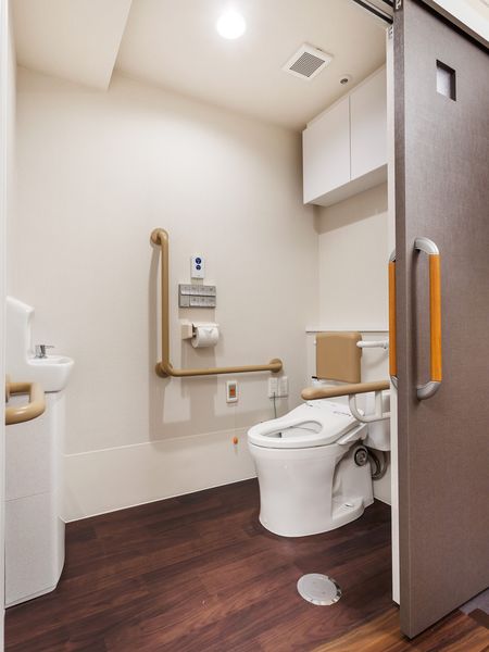 バリアフリーのトイレ設備
