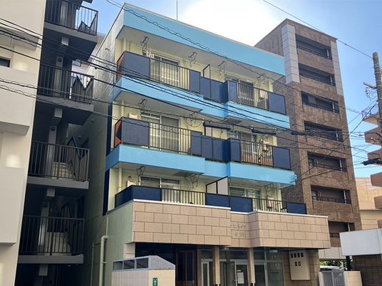 外観の建物正面  