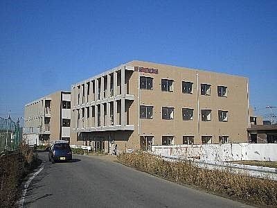 2階建施設の外観
