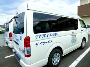 送迎用バスの車両  