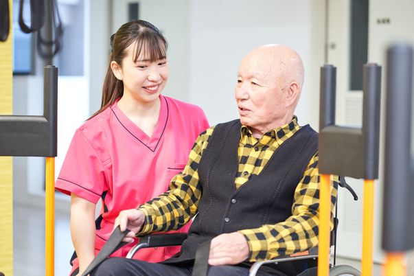 スタッフと利用者の様子