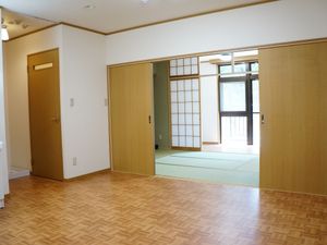  和洋室の広々空間  