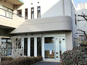 明るく開放的なエントランス