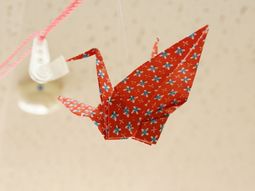 折り鶴の飾り付け