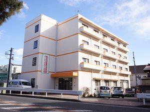 清潔感のある白い建物