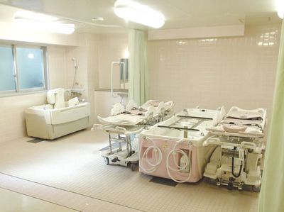 最新設備の浴室