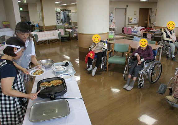 明るいダイニングの様子