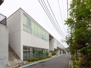 現代的な建物の外観