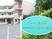 施設の看板と外観  