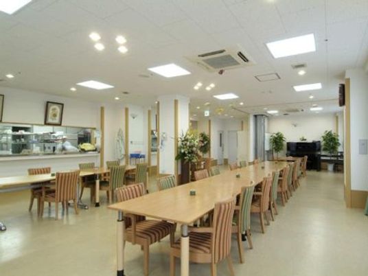 明るい広々食堂