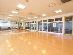 広々と明るい機能訓練室