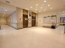 エレベーター前の広い空間