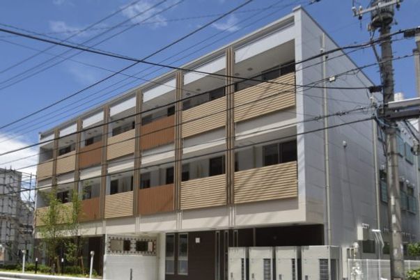 3階建ての建物外観