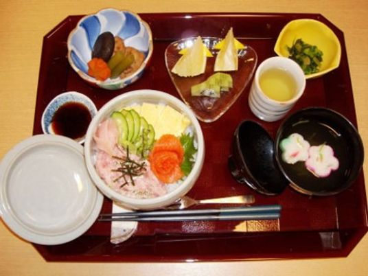 和風の食事セット