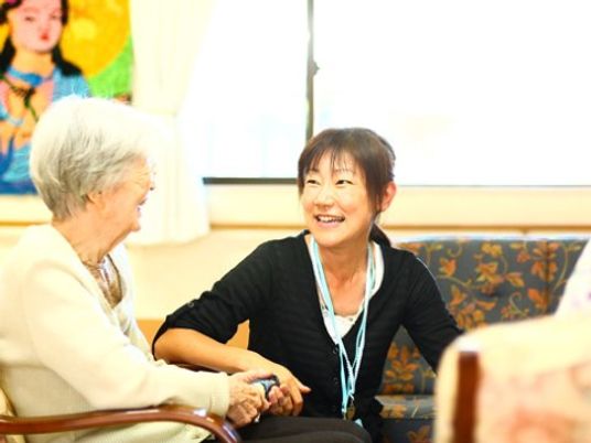 職員と利用者の笑顔