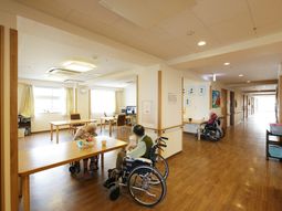 明るい共用スペース